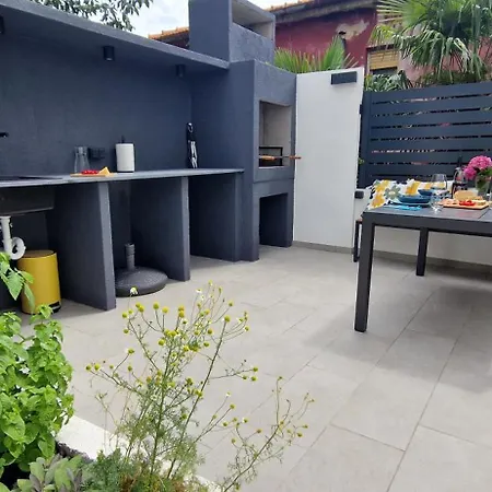 Lägenhet Private Fenced Garden With Bbq Area Minutes From The - Urban Secret Kantrida Rijeka