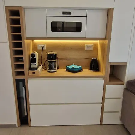 Apartman Private Fenced Garden With Bbq Area Minutes From The - Urban Secret Kantrida *