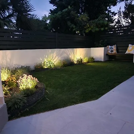 Private Fenced Garden With Bbq Area Minutes From The - Urban Secret Kantrida Apartman *