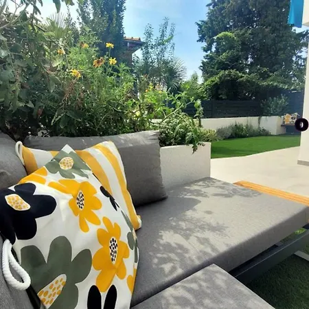 Private Fenced Garden With Bbq Area Minutes From The - Urban Secret Kantrida Rijeka