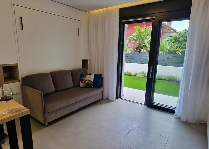 Private Fenced Garden With Bbq Area Minutes From The - Urban Secret Kantrida Rijeka