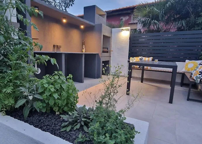 Private Fenced Garden With Bbq Area Minutes From The - Urban Secret Kantrida