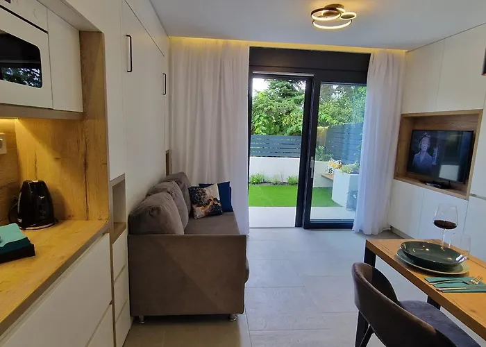 Private Fenced Garden With Bbq Area Minutes From The - Urban Secret Kantrida Apartament Rijeka