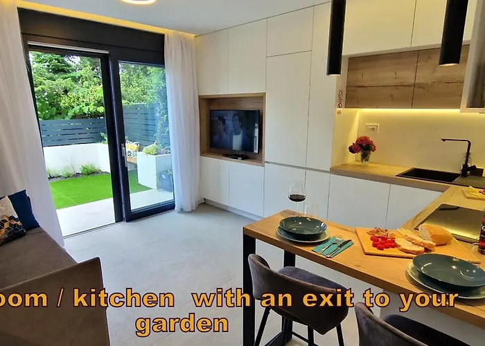 Private Fenced Garden With Bbq Area Minutes From The - Urban Secret Kantrida