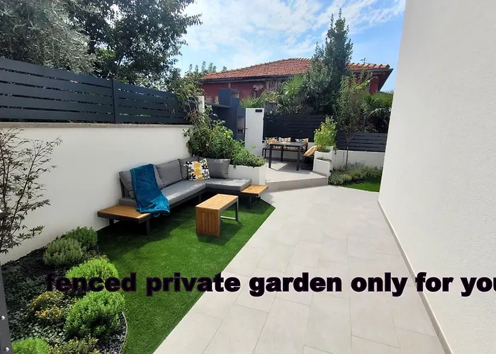 Private Fenced Garden With Bbq Area Minutes From The - Urban Secret Kantrida Apartament
