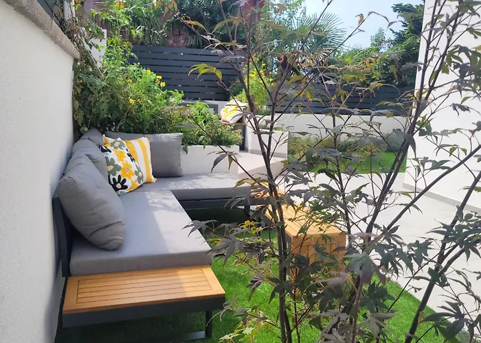 Private Fenced Garden With Bbq Area Minutes From The - Urban Secret Kantrida *