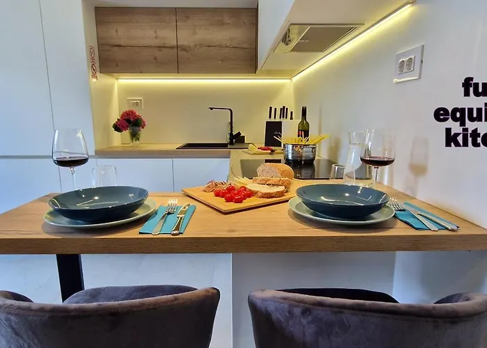 Apartment Private Fenced Garden With Bbq Area Minutes From The - Urban Secret Kantrida *